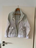Guess Windjacke dünne Jacke S Regenjacke Kapuze Niedersachsen - Stuhr Vorschau