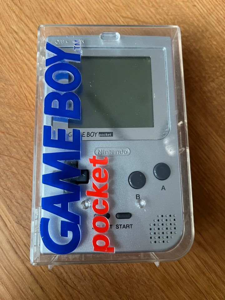 Nintendo Gameboy Pocket mit Hülle in Hildesheim