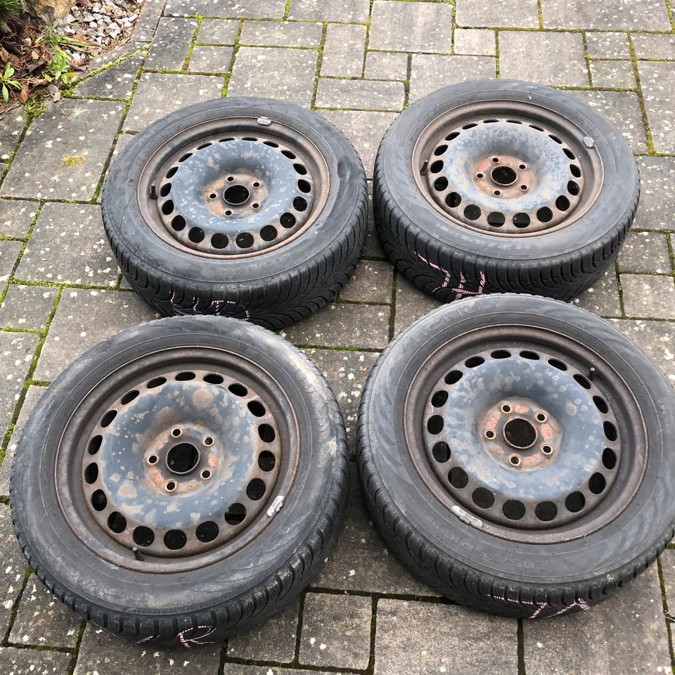 Nokian Winterreifen 205/55 R16 91H mit Stahlfelgen für VW in Friedberg (Hessen)