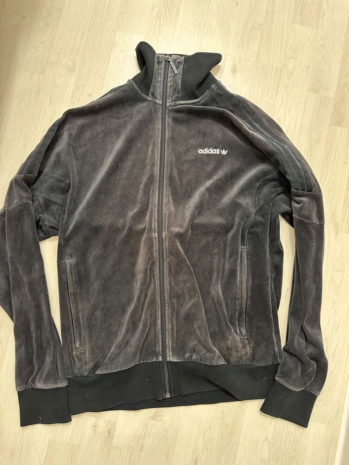 Adidas Velour Samt Cozy Jacke in Berlin