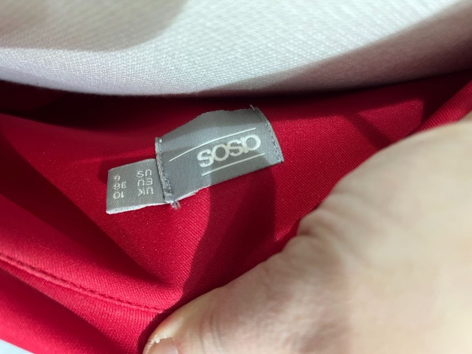 Ein-Schulter Kleid Asos rot Größe 38 in Baesweiler