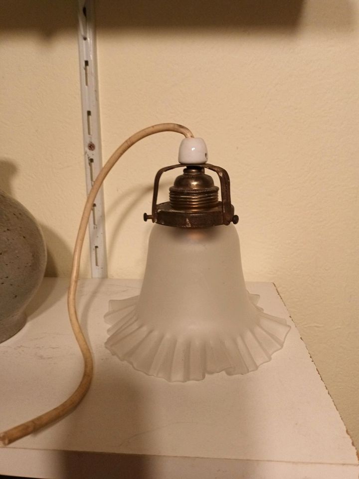 Jugendstil Lampe mit Ersatzglas in Nastätten