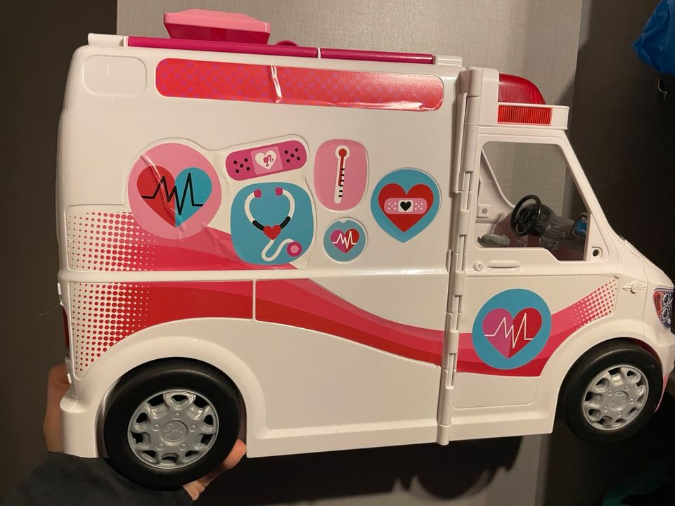 Barbie Krankenwagen in München