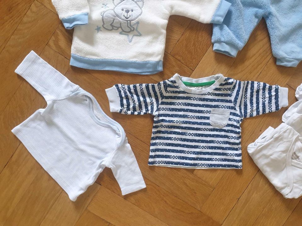 Kleidungspaket Baby 50/56 in München