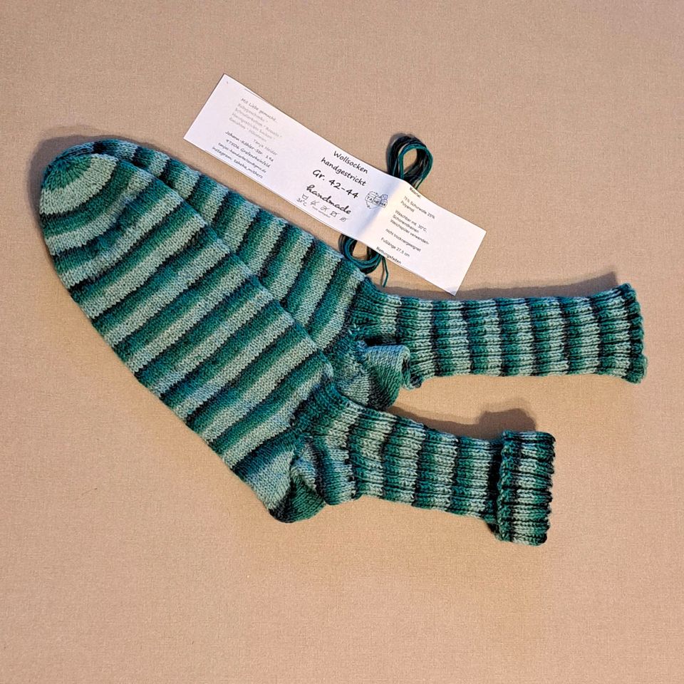 Wollsocken handgestrickte Socken 42,43,44 grün Strümpfe Stricksoc in Bayern  - Grafenrheinfeld | Basteln, Handarbeiten und Kunsthandwerk | eBay  Kleinanzeigen ist jetzt Kleinanzeigen