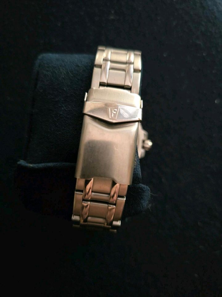 Armbanduhr von festina mit Batterie und sicher in Dörpen