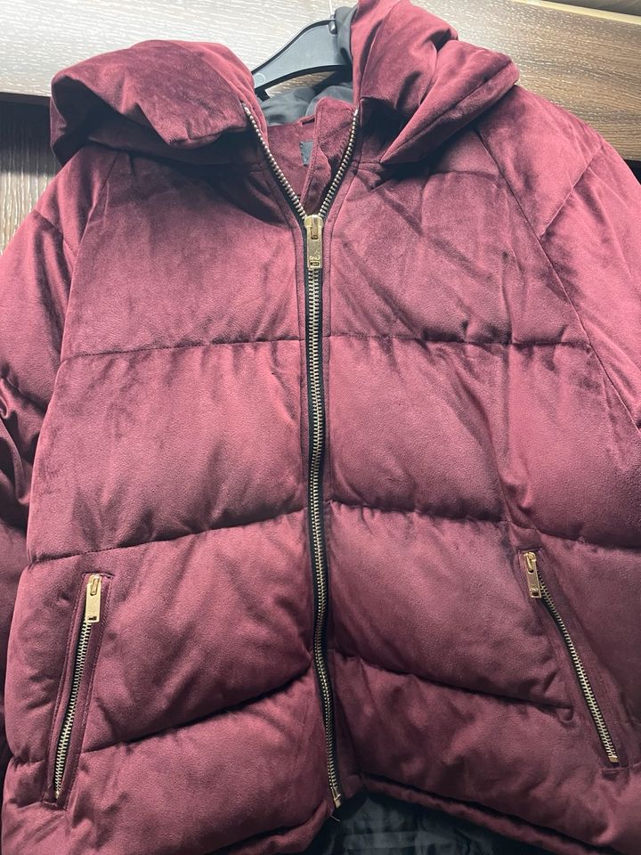 Schöne Winterjacke, neu, Only, Größe L, roter Samt in Viersen