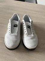 Puma Sneaker weiß Größe 37- sehr guter Zustand VB 25 Euro Nordrhein-Westfalen - Voerde (Niederrhein) Vorschau