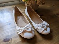 Emilia Shoes Ballerinas weiß Leder Kunstleder Schleife 38/39 24,3 Brandenburg - Röderland Vorschau