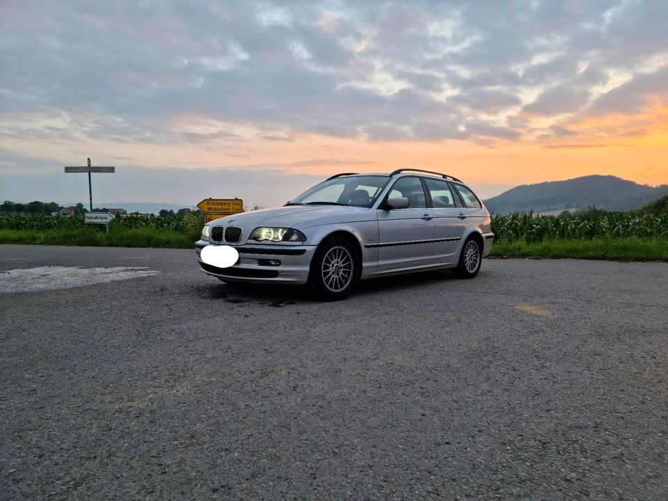 BMW E46 320i Touring in Hessisch Oldendorf
