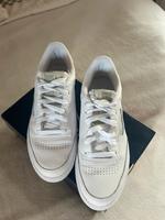 Komplett neue und ungetragene Reebok Sneaker Nordrhein-Westfalen - Troisdorf Vorschau