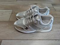 Sneaker Guess Gr. 38 Neu Berlin - Buckow Vorschau