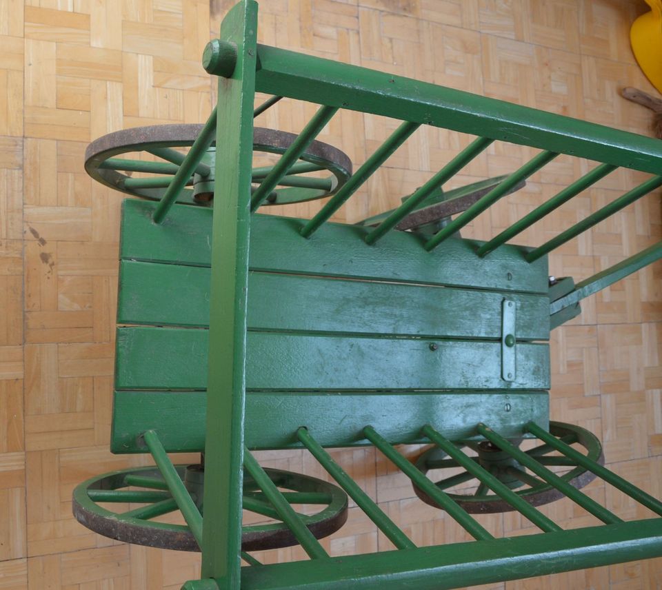 Leiterwagen Holz original grün und super Zustand in Nordendorf