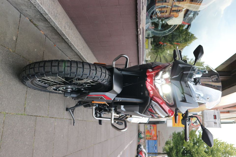 Motorrad  VOGE Adventure 650DSX rot 47PS 1 Zylinder NEU in Köln