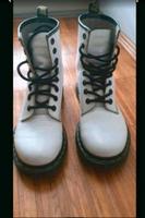 Dr. Martens Damen-Stiefeletten  Gr.36 weiß Lackleder München - Trudering-Riem Vorschau