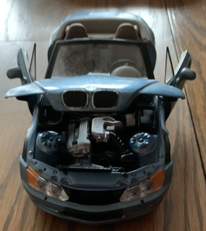 Modellauto 1/18 BMW Z 3 unbespielt in Willebadessen