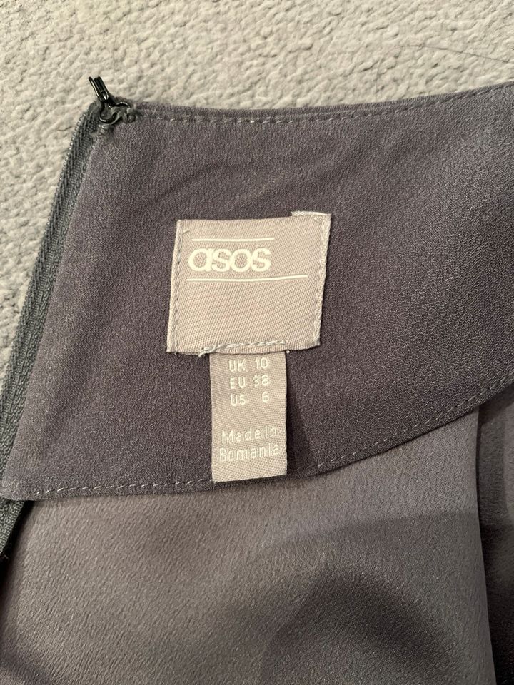 Festliches Kleid von ASOS in Merzig