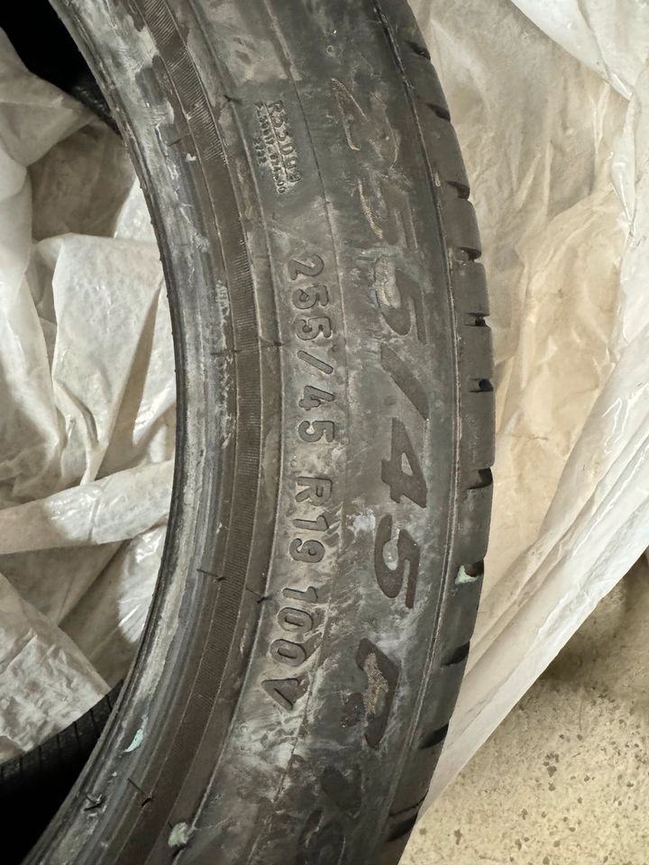 Pirelli Scorpion 4x Sommerreifen 255/45/R19 100V // DOT 2223 in Oberhausen