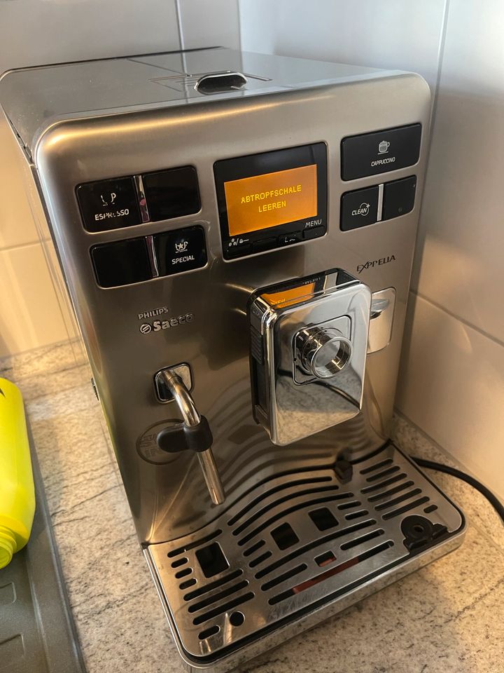 Kaffevollautomat Philips Saeco Exprelia HD8856 in Wolfenbüttel