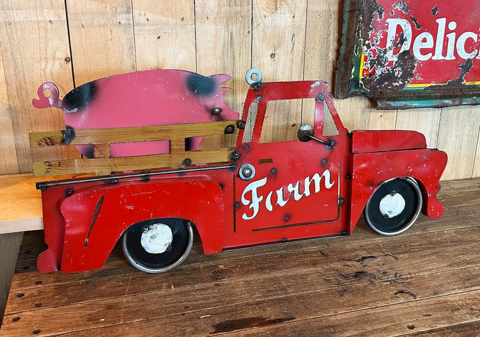 XL FARM TRUCK MIT SCHWEIN SCHILD PICKUP USA MAN CAVE US DINER BBQ in Hamm