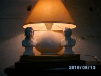 kleine Keramiklampe weiß mit Leuchtmittel + 2 Figuren Köln - Ehrenfeld Vorschau
