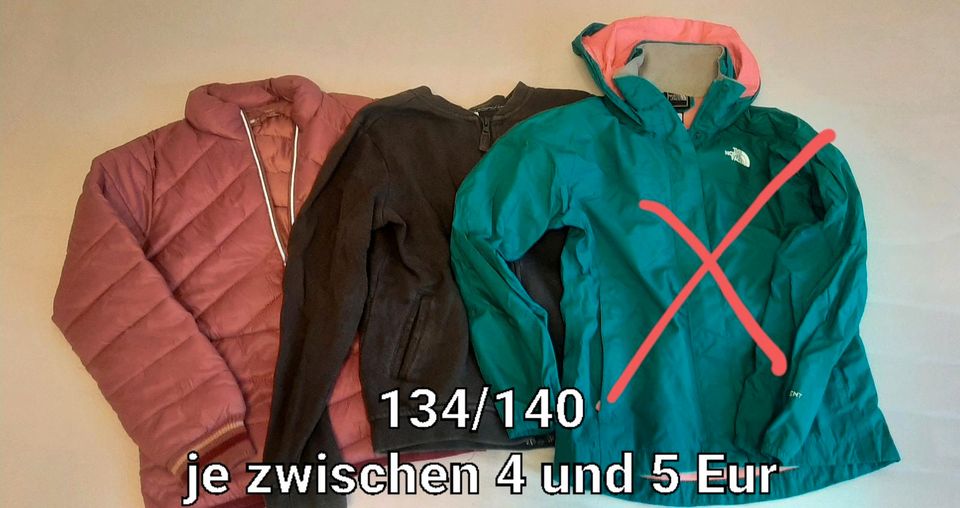 134/140 hose/rock/shirt/pulli/tshirt in Balingen