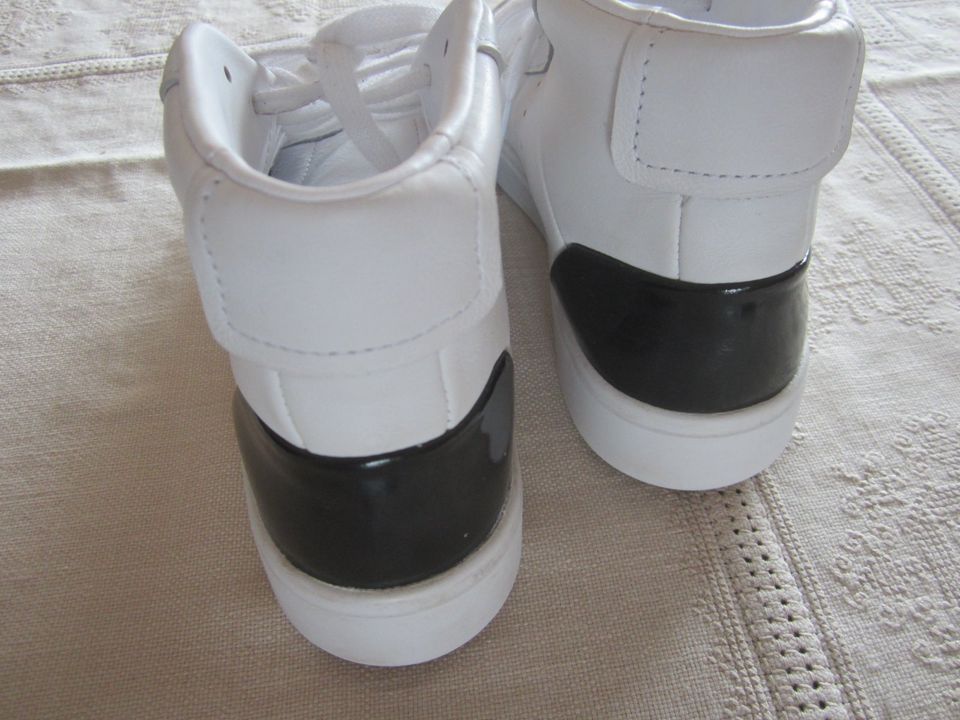 1 Paar hohe Adidas SLEEK MID W Sneaker weiß Gr. 37  1/3 in Dillingen (Saar)