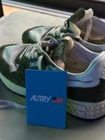 AUTRY Sneaker grün Hessen - Burghaun Vorschau