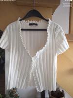 Cropped Jäckchen Shirt weiß gerippt 36 neu Bershka Niedersachsen - Lathen Vorschau
