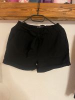 Kurze Short Hotpant schwarz mit schleife M 38 Fishbone Bayern - Untrasried Vorschau