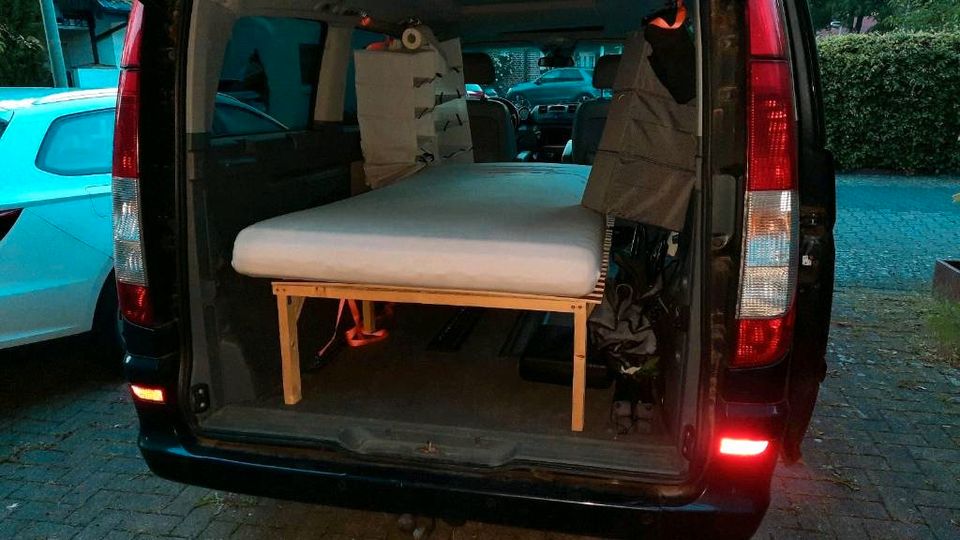 Camping Bett für Bulli aus Holz klappbar zur Bank mit Matratze in Harsewinkel - Marienfeld