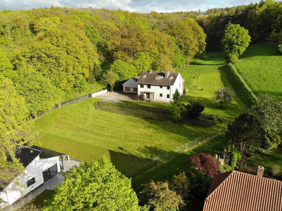 Grundstück mit Wohnhaus und Garagen in Lübbecke 