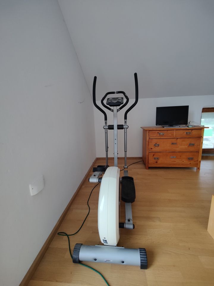 Crosstrainer Cardiostrong EX 40 in Altusried