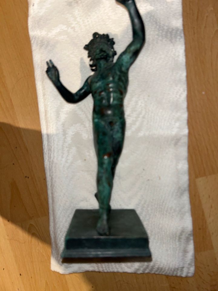 Tazender Faun aus Pompeji Statue von ars mundi in Frankfurt am Main