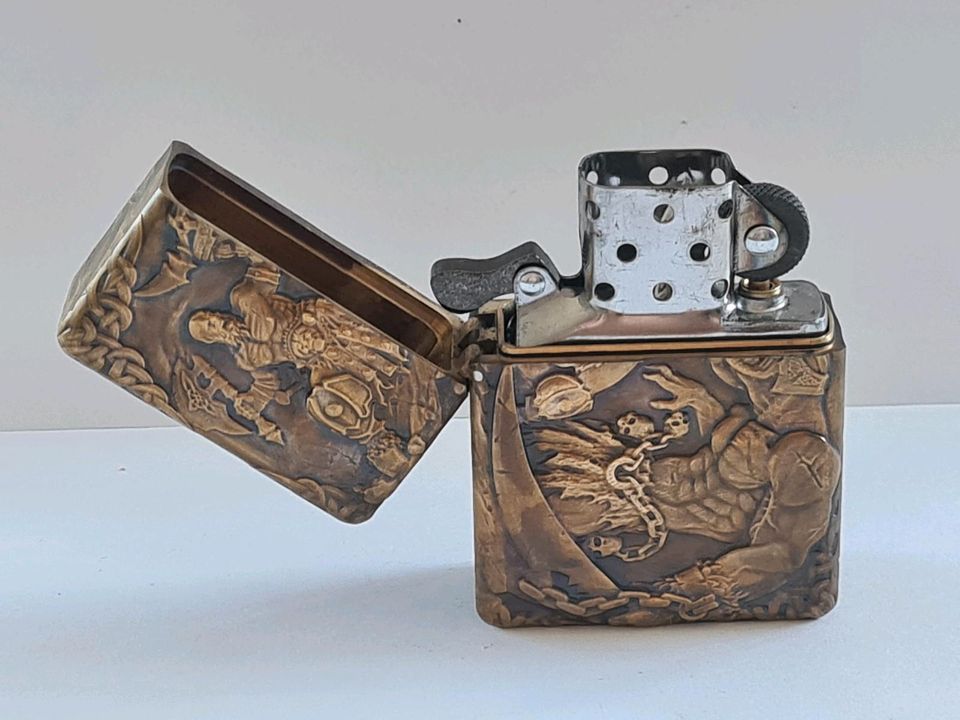 Kratos God of war Spartaner Feuerzeug mit zippo inlay, Rar, neu in Brühl