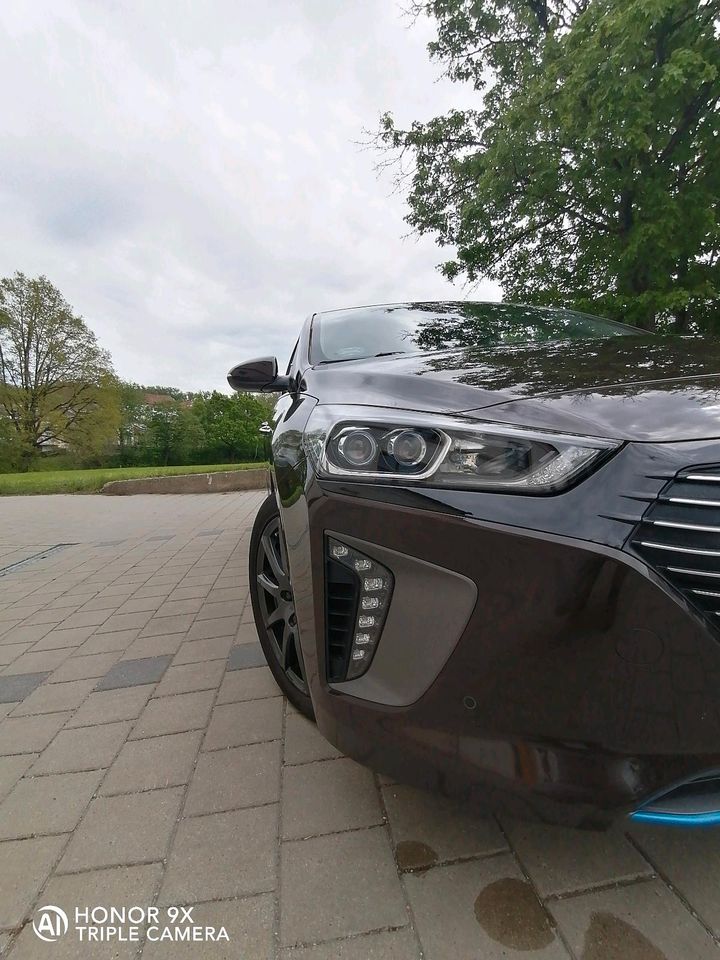 Hyundai IONIQ 1,6  PLUG-IN HYBRID Premium in Reischach