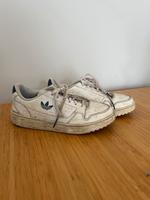 getragene Schuhe Sneaker Adidas gr. 38 Berlin - Charlottenburg Vorschau