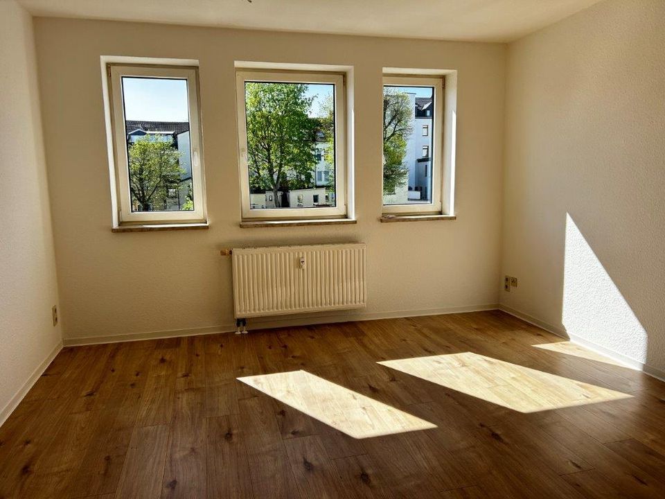 Erstbezug nach Renovierung - 2 Raum Wohnung mit Balkon in Zwickau