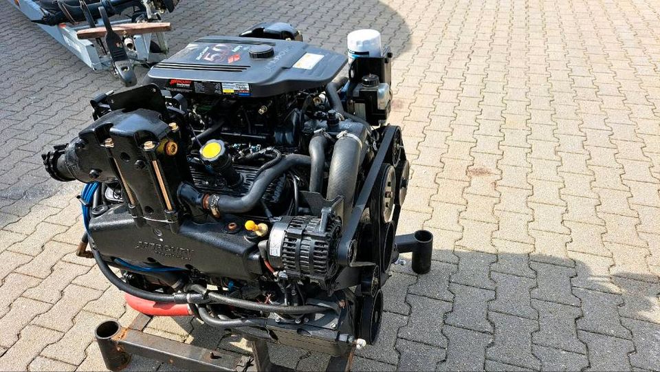 Mercruiser 5.0 MPI V8 innenbord Motor engine in Taufkirchen