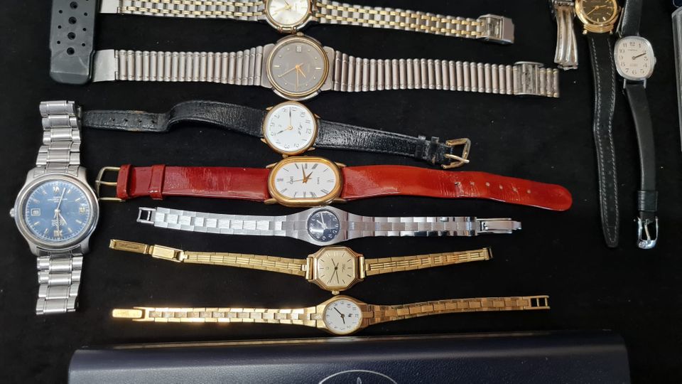 21 Armbanduhren Uhren-Paket Flohmarkt Sammler Sammlung in Hanau