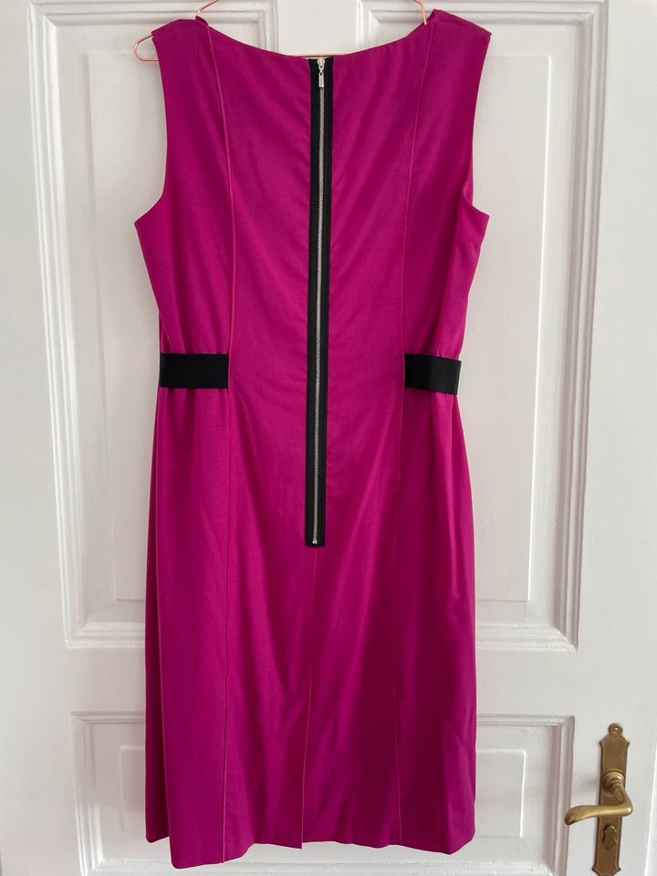 Escada Sport Etuikleid fuchsia pink Gr. 42 - wie neu in Limburg