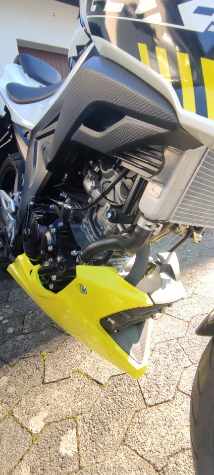 Suzuki GSX-S 125 Unfall frei und ohne Schäden zu verkaufen. in Fulda