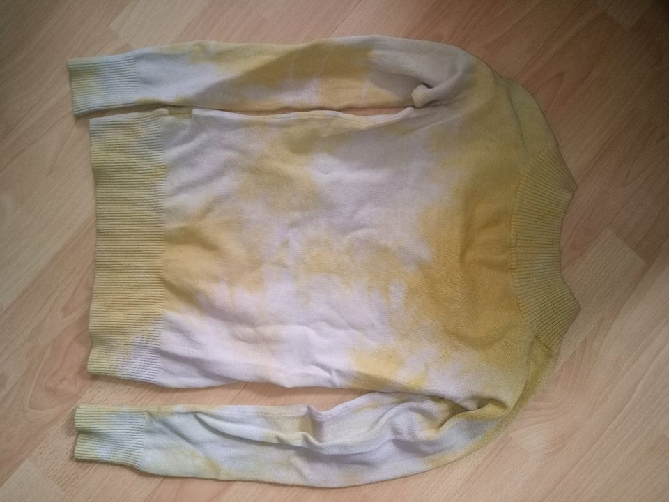 Pullover Batik Muster gelb weiß mit V-Ausschnitt, Gr. M Fishbone. in Haan