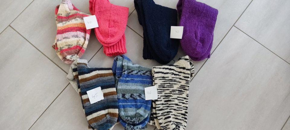 Wollsocken hand-/selbstgestrickt 12 € pro  Paar Versand möglich in Biberach an der Riß