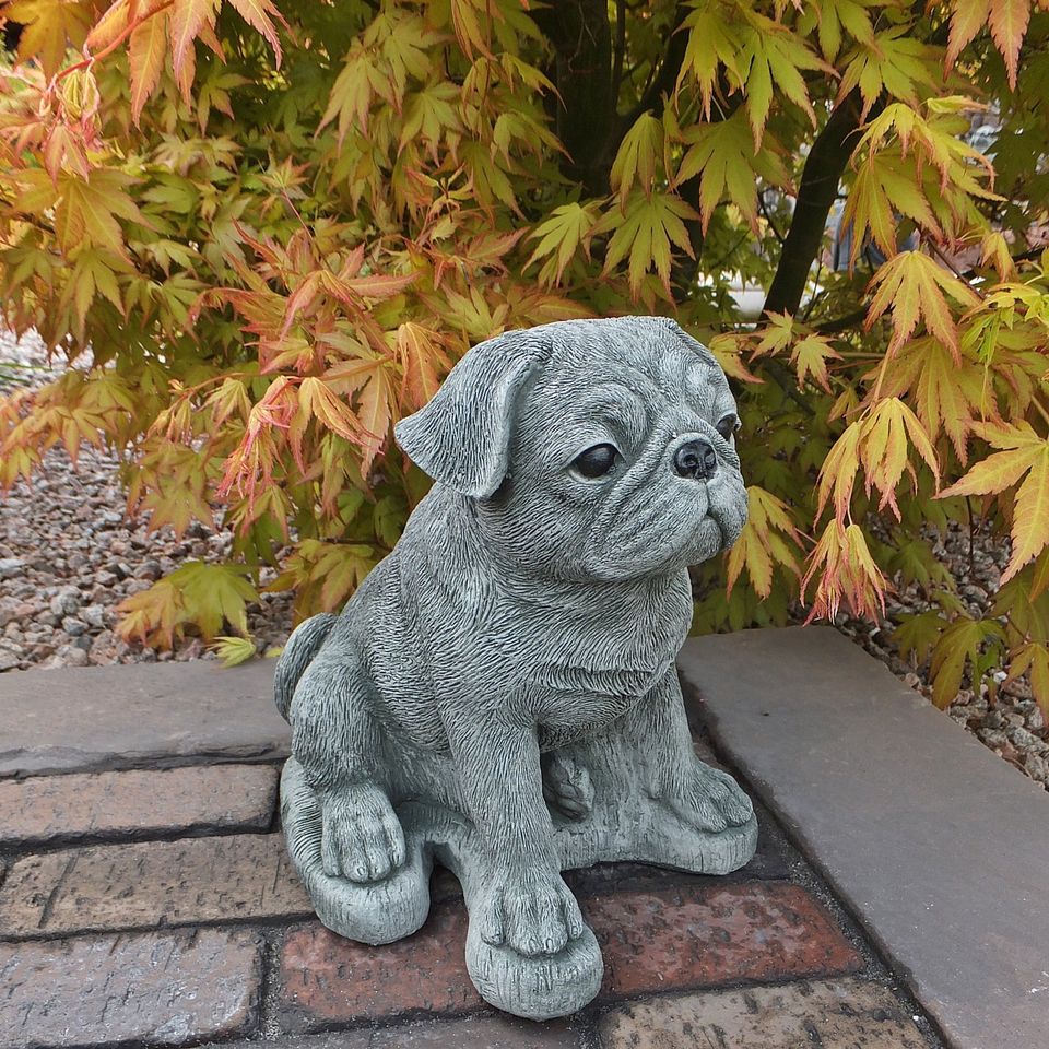 Steinfigur Mops Frostfest Garten Deko Steinguss Gartenfigur Hunde