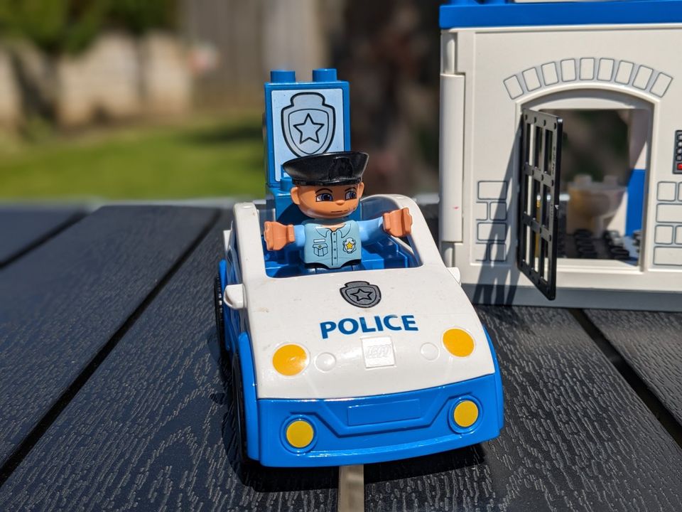 Lego Duplo 5602 Polizeiwache, mit viel Zubehör, sehr gut erhalten in Rheinbach