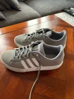 adidas Sneaker Schuhe Shoes grau Turnschuhe EU 40 Schleswig-Holstein - Klein Nordende Vorschau