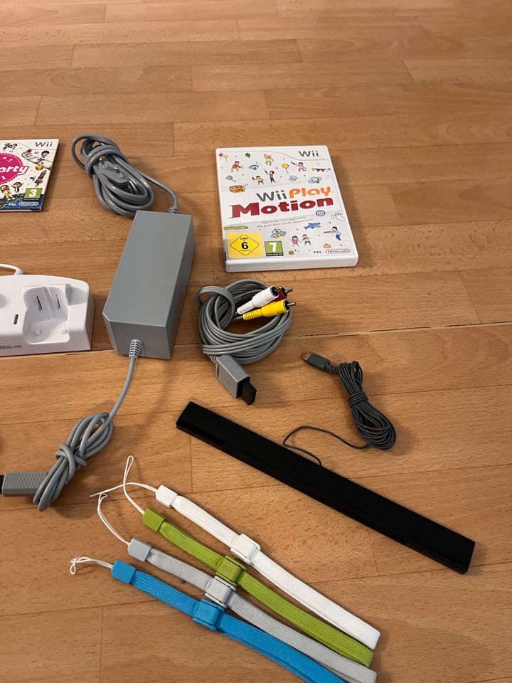 Nintendo Wii Konsole mit 3 Spiele und Zubehör in Hamburg