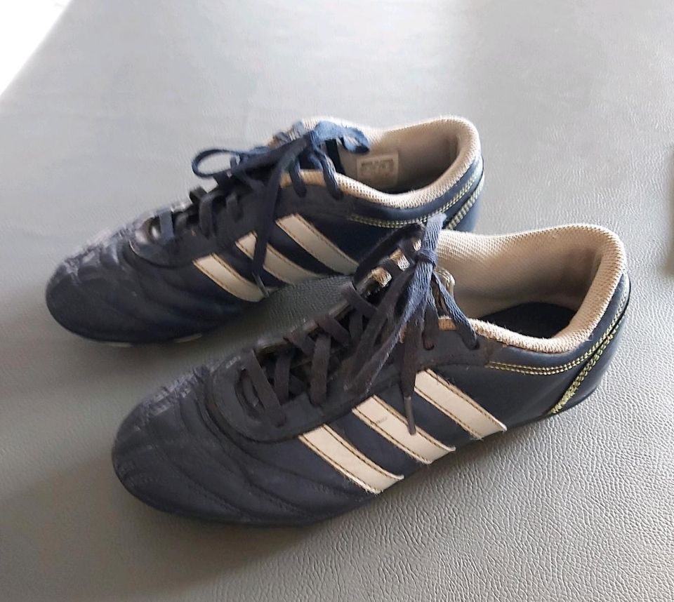 Adidas Fussballschuhe, Gr. 37,5 Echtleder in Gaukönigshofen