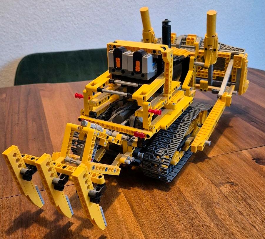 Lego Technic Bulldozer 8275 in Stuttgart